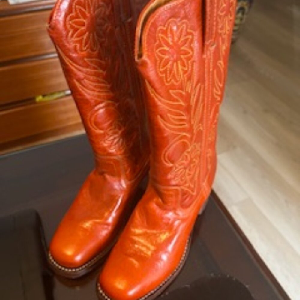 Frye Rose stitching boots 8B